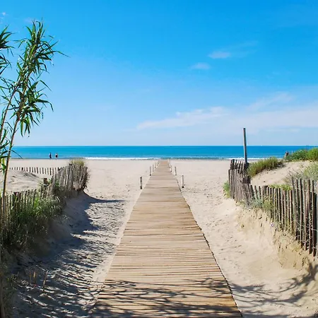 Prázdninový dům Lovely In Saint-laurent-de-la-ca